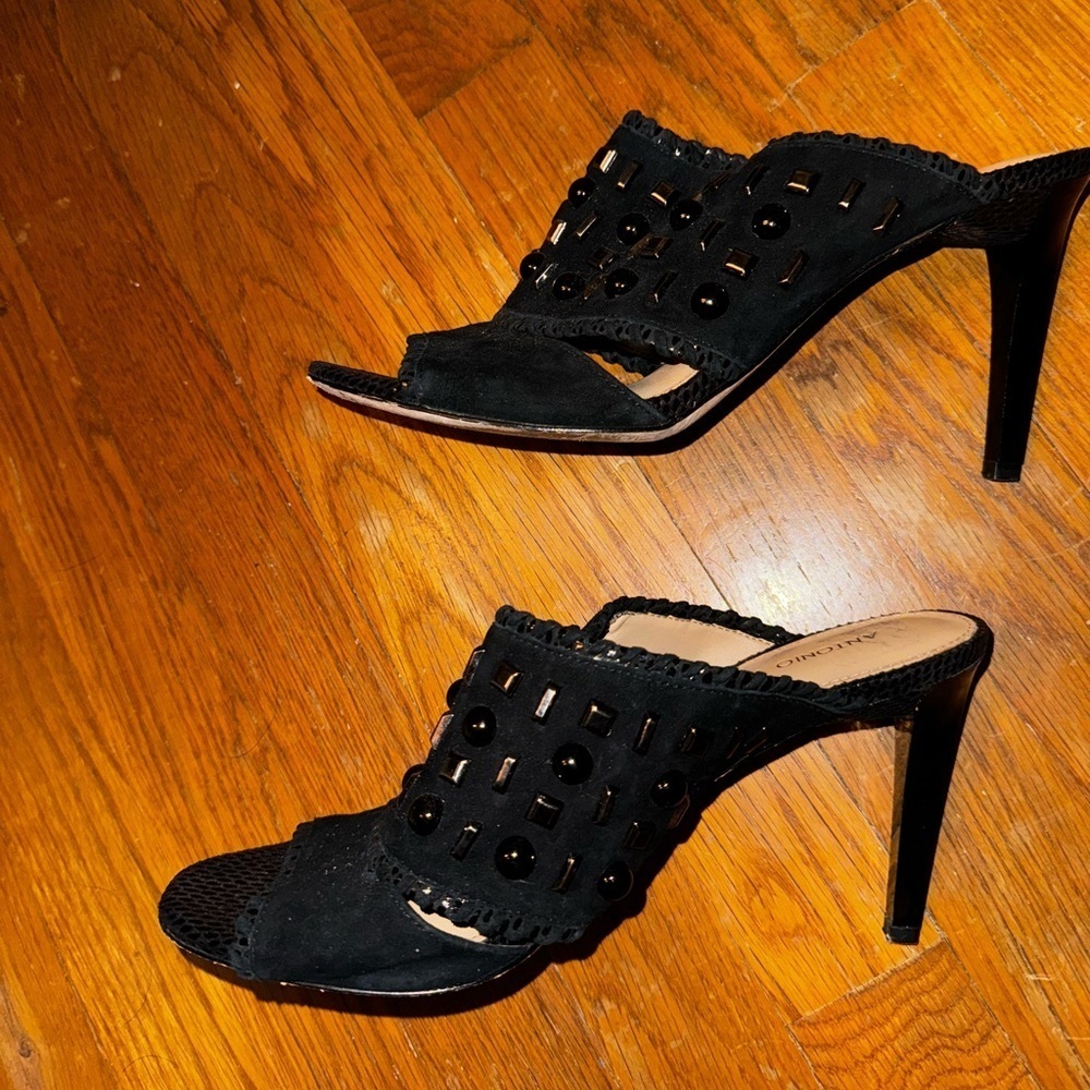 Antonio Melani Black Studded Heels metal gunmetal suede